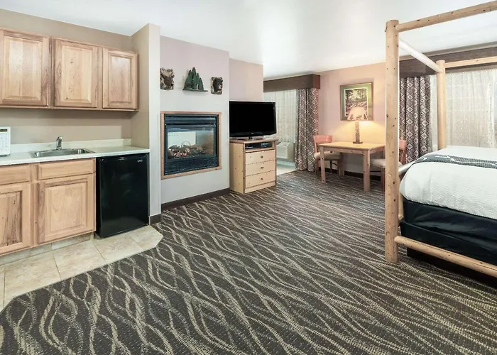 La Quinta Inn & Suites by Wyndham Belgrade - Bozeman Airport